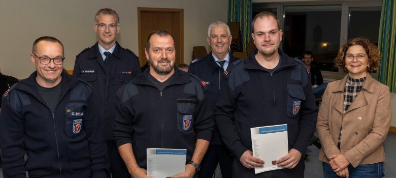 Patrick Fischer, Timo Held und Thomas Nesbor wurde das Bronzene Feuerwehrehrenzeichen für mehr als 15 Jahre Feuerwehrdienst verliehen.
