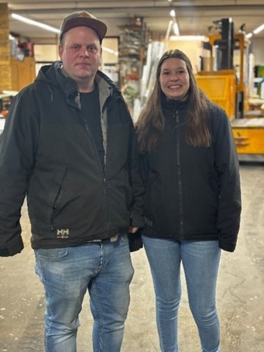 Foto: Konstantin Giese (Juniorchef) und Tabea Giese (kaufmännische Leitung), Kapp Rollladen und Fensterbau GmbH