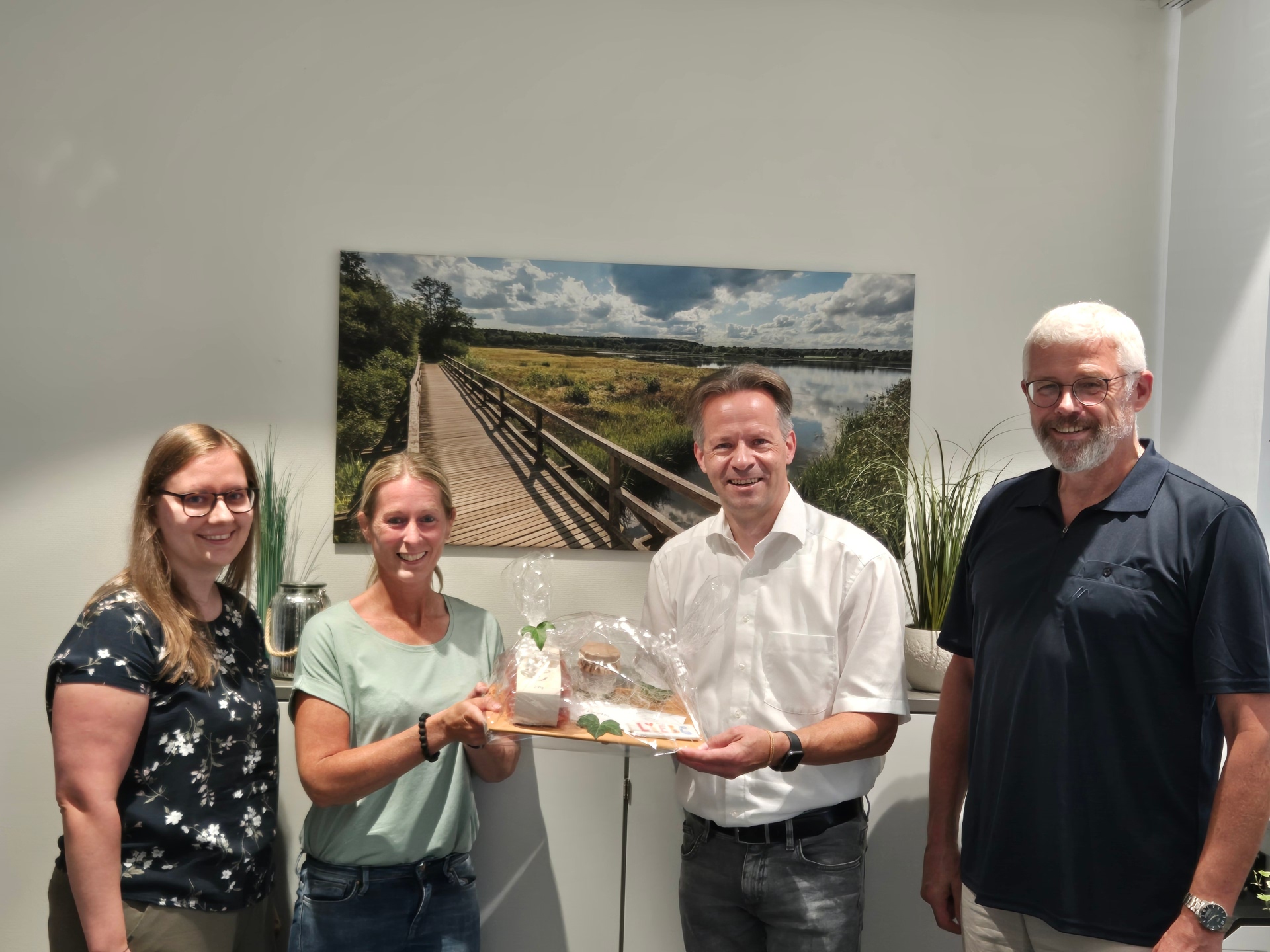 v.l.n.r. Jacqueline Velten, Kirsten Burbach, Erster Beigeordneter Marco Dörner, Büroleiter Rainer Schütz
