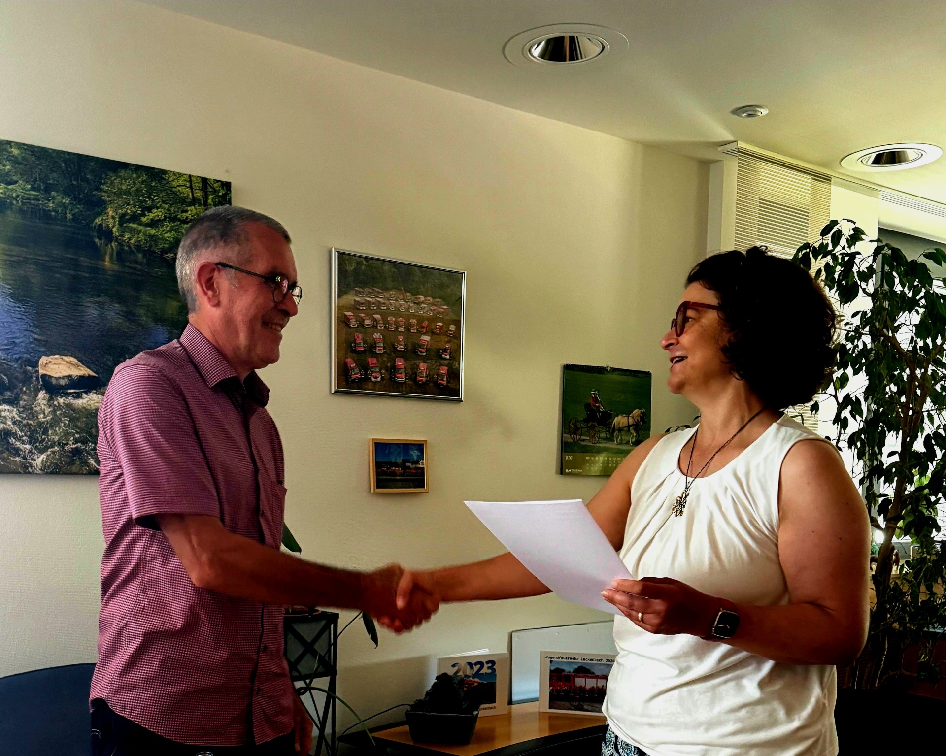 Bild von Harald Schneider und Bürgermeisterin Gabriele Greis