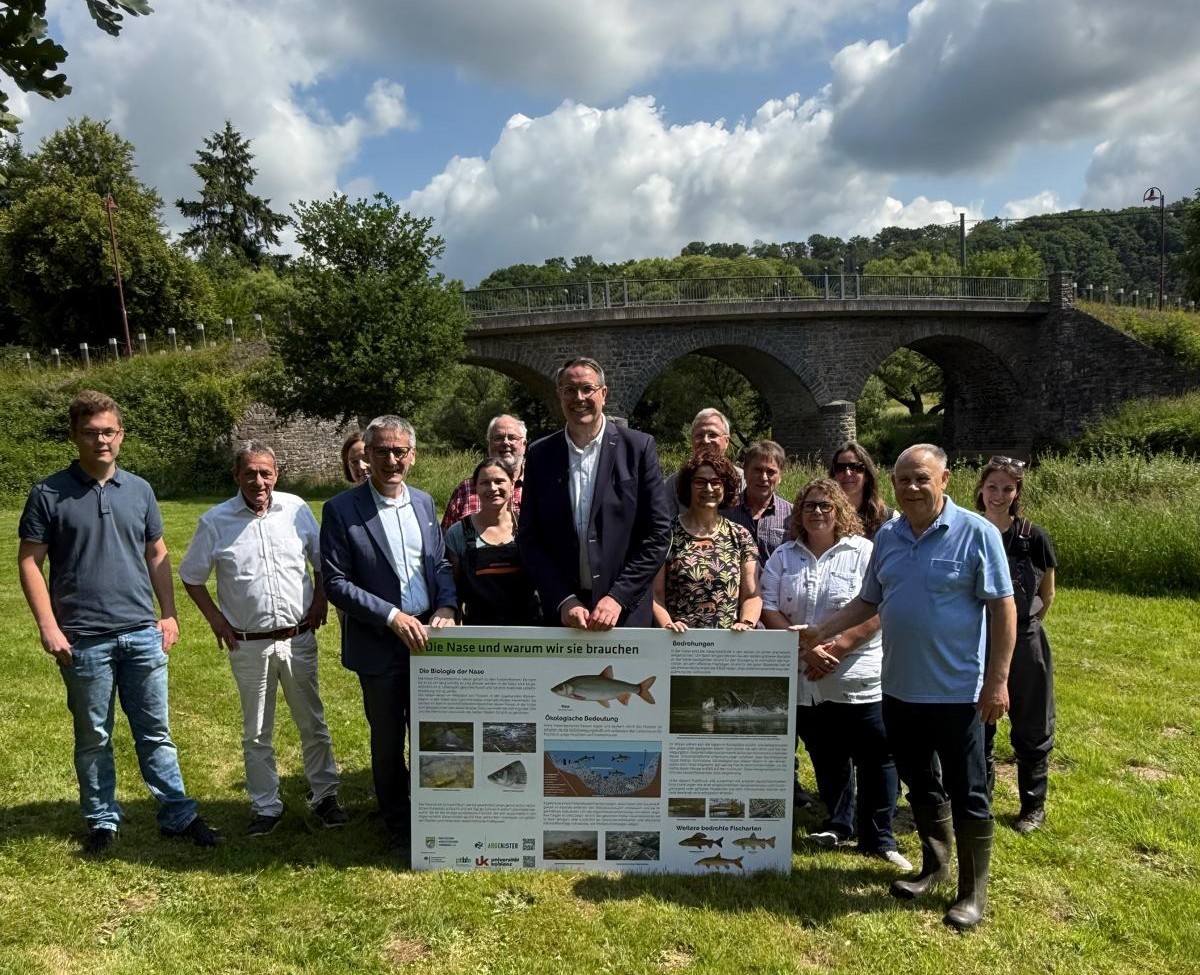 Foto u.a. von Landrat Achim Schwickert, Landtagspräsident Hendrik Hering, Bürgermeisterin der Verbandsgemeinde Hachenburg Gabriele Greis sowie Erster Beigeordneter Marco Dörner, Alexander Schweitzer und Manfred Fetthauer