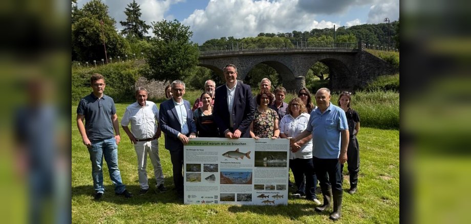 Foto u.a. von Landrat Achim Schwickert, Landtagspräsident Hendrik Hering, Bürgermeisterin der Verbandsgemeinde Hachenburg Gabriele Greis sowie Erster Beigeordneter Marco Dörner, Alexander Schweitzer und Manfred Fetthauer