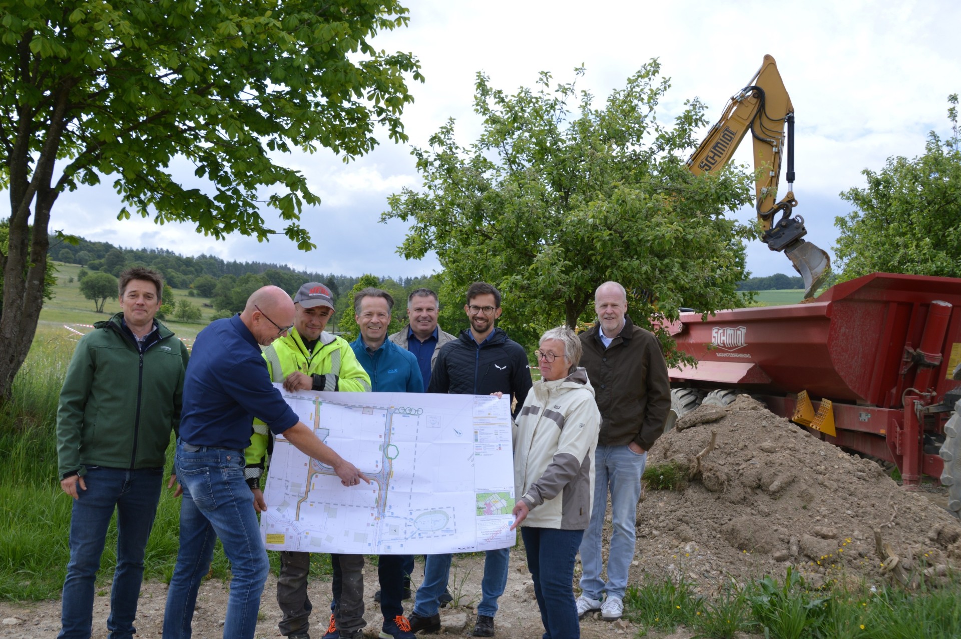 Gruppenfoto bei der Erschließung des neuen Baugebiets in Gehlert