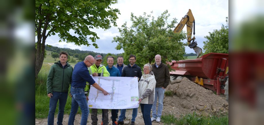 Gruppenfoto bei der Erschließung des neuen Baugebiets in Gehlert