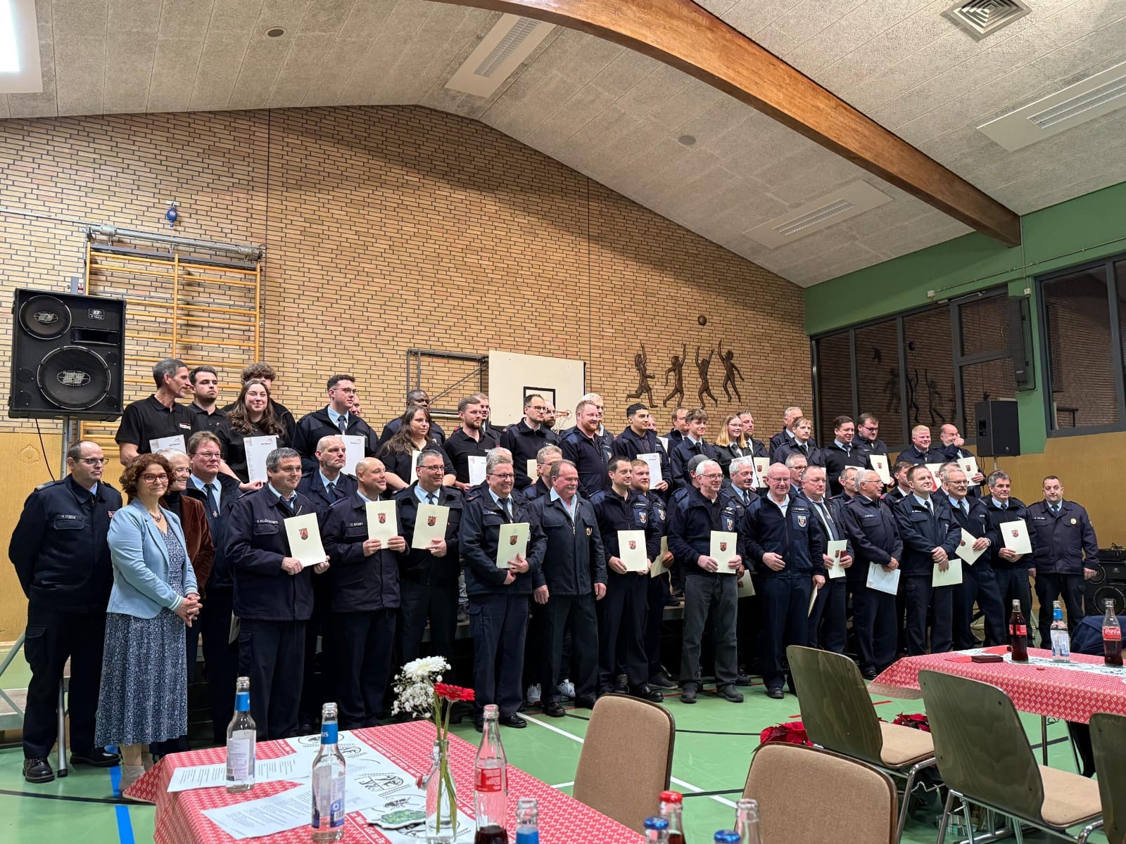 Gruppenbild von Feuerwehrangehörigen