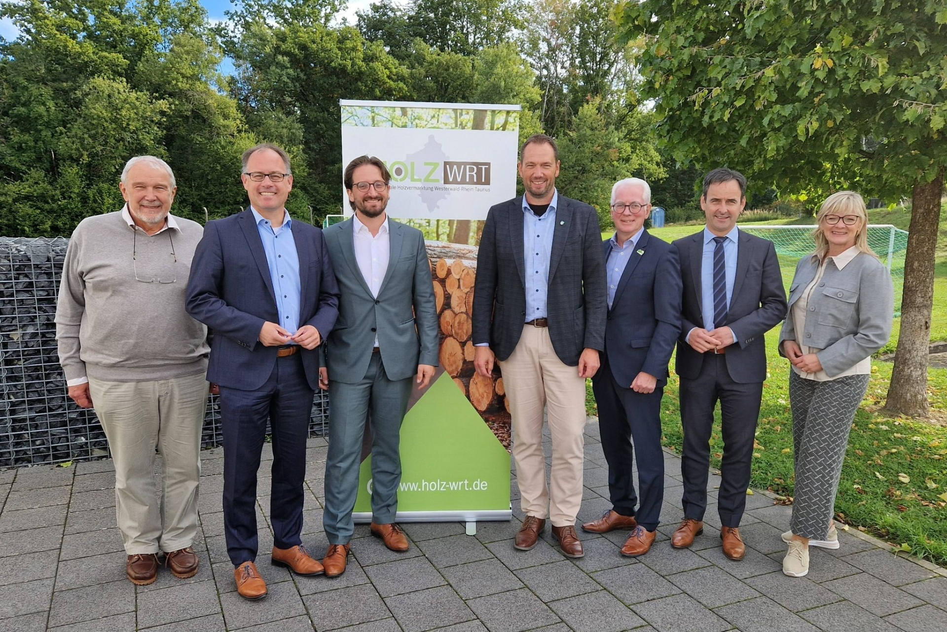 v.l.n.r.: Kurt Schüler, Vorsitzender des Beirates, Jens Güllering, stellvertretender Vorsitzender, Martin Gräf, Geschäftsführer, Manuel Seiler, designierter stellvertretender Vorsitzender, Volker Mendel, stellvertretender Vorsitzender, Marco Weißer, Vorsitzender, Christina Deimling-Klaus, Prokuristin