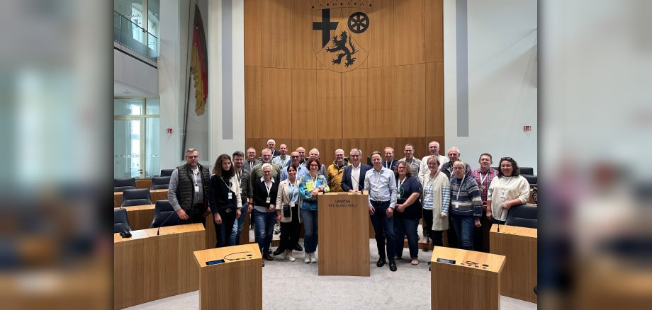 Gruppenbild im Landtag Rheinland-Pfalz