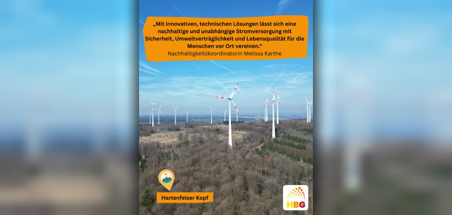 Windkraftanlagen auf einem Feld