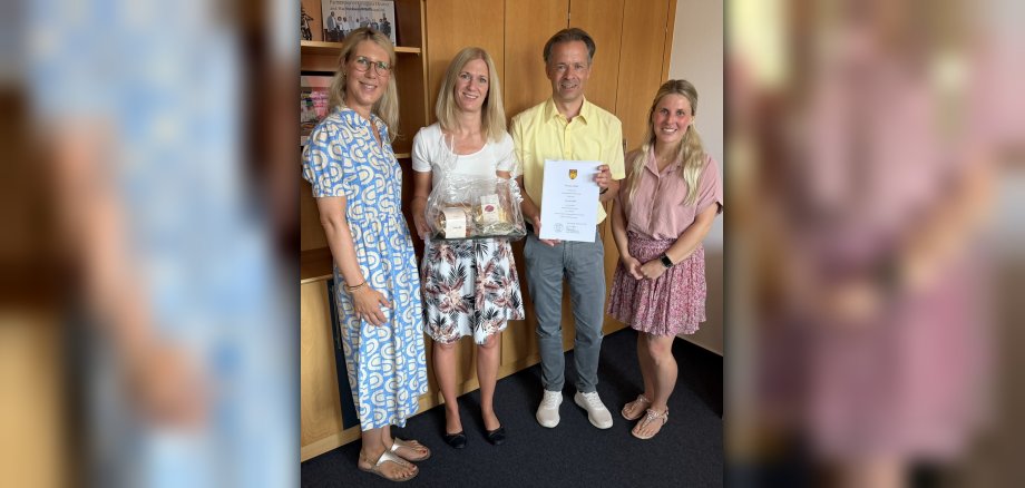 v. l. Alexandra Ottersbach, Julia Schäfer, Erster Beigeordneter Marco Dörner, Katharina Kocsis
