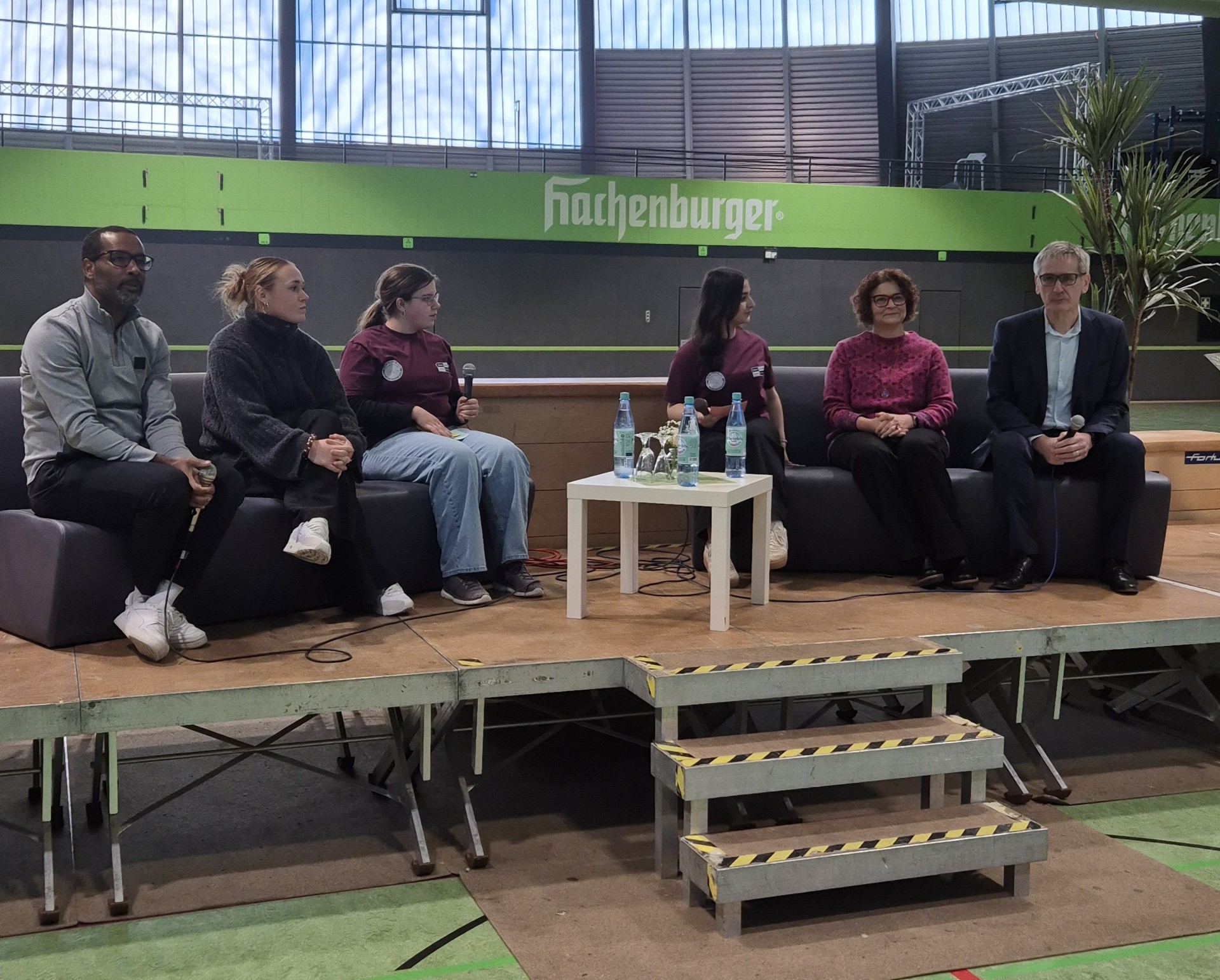 Gruppenbild bei der Veranstaltung Schule ohne Rassismus - Schule mit Courage