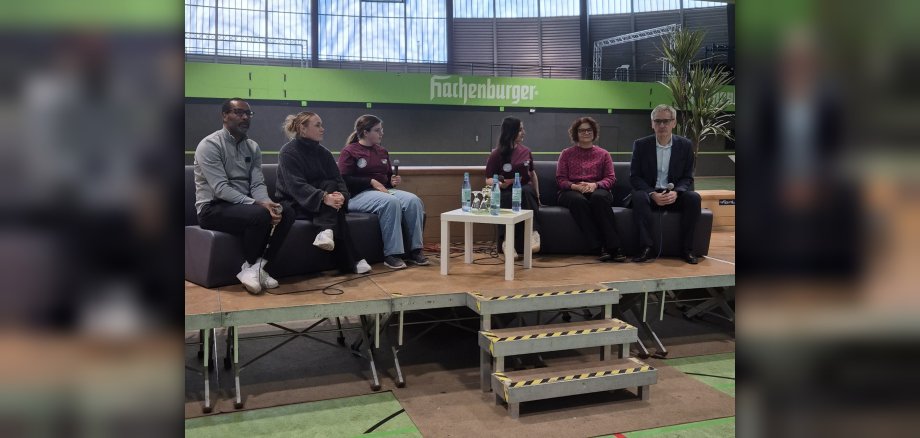 Gruppenbild bei der Veranstaltung Schule ohne Rassismus - Schule mit Courage