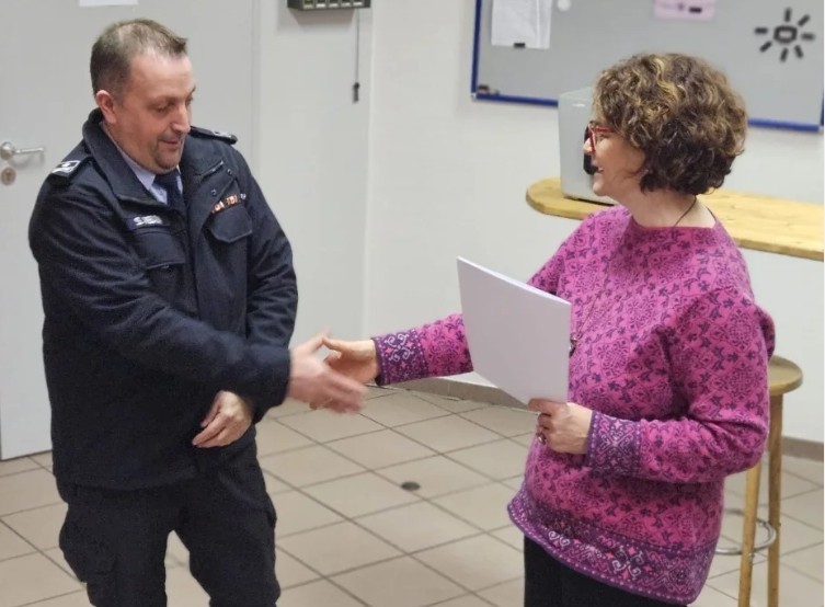 Wehrführer Sascha Velten und Bürgermeisterin Gabriele Greis