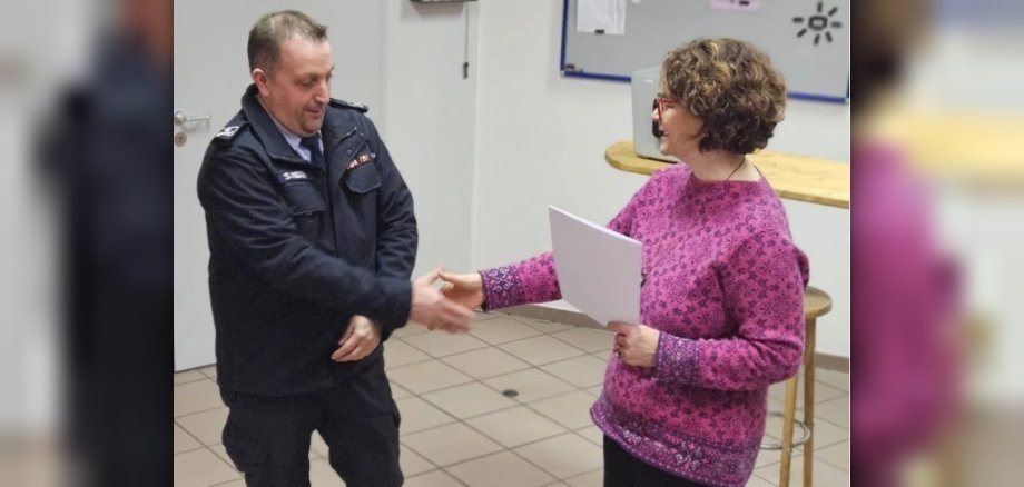 Wehrführer Sascha Velten und Bürgermeisterin Gabriele Greis