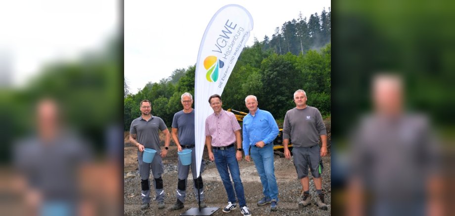 Gruppenfoto vor der Baustelle