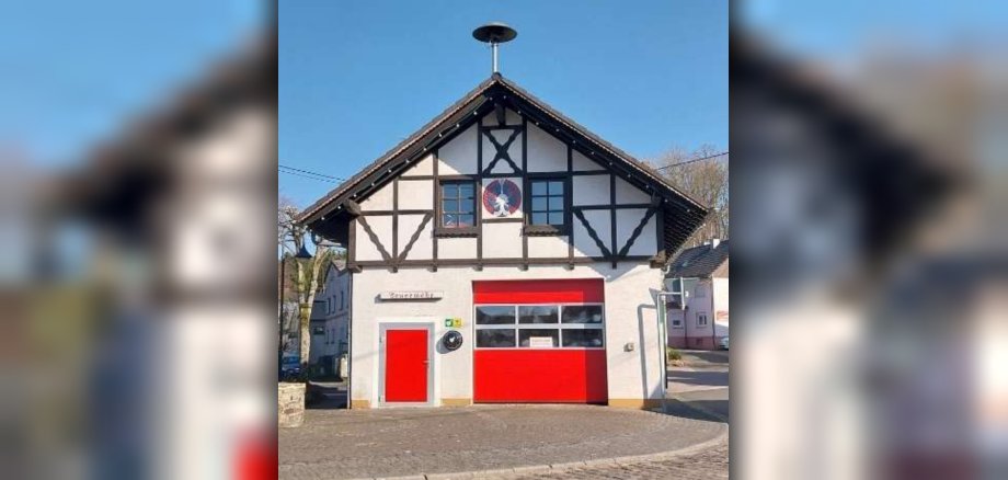 Das Feuerwehrhaus in Roßbach