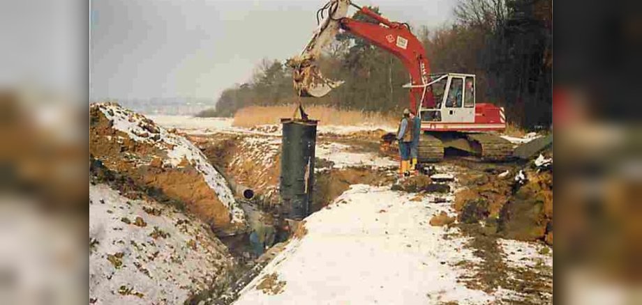 Bagger auf Baustelle