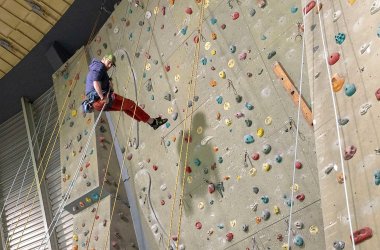 Kletterwand in der Rundsporthalle